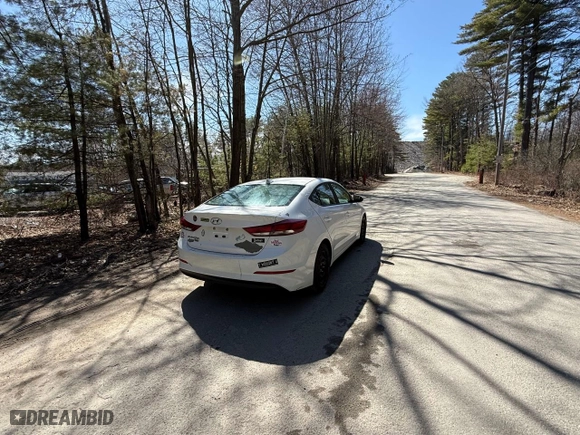 2017 Hyundai Elantra SE with VIN 5NPD74LF8HH173249, listed as a Copart auction lot 53403555 with 141,243 mi miles and Clean Title. Bid and sale history available at carsss.com. Image 4.