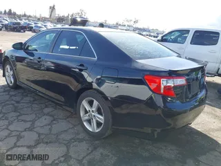 2014 Toyota Camry Hybrid LE with VIN 4T1BD1FK3EU117305, listed as a IAAI auction lot 41514217 with 141,081 mi miles. Bid and sale history available at carsss.com. Image 3.