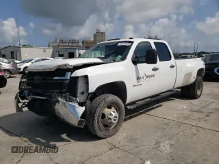 2011 Chevrolet Silverado 3500HD Work Truck z VIN 1GC4KZC81BF130600, wystawiony jako Copart lot #53819535 z przebiegiem Nie podano mil oraz Szkody całkowita. Historia ofert i sprzedaży dostępna na DreamBid. Obrazek 1.