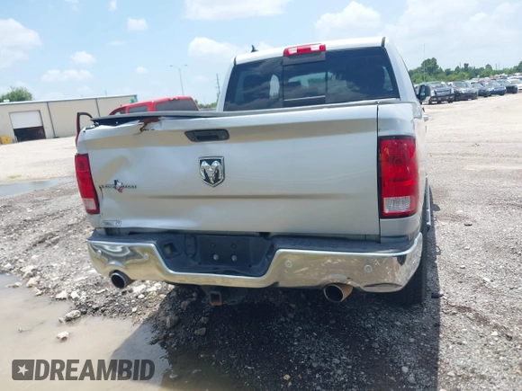 2015 Ram 1500 Outdoorsman z VIN 1C6RR6LT1FS729280, wystawiony jako IAAI lot #42445245 z przebiegiem 175 649 mil mil oraz . Historia ofert i sprzedaży dostępna na DreamBid. Obrazek 16.