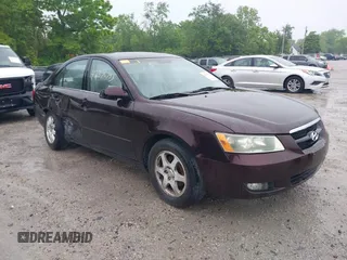 2006 Hyundai Sonata GLS z VIN KMHEU46CX6A075483, wystawiony jako IAAI lot #42376793 z przebiegiem 104 751 mil mil oraz . Historia ofert i sprzedaży dostępna na DreamBid. Obrazek 1.
