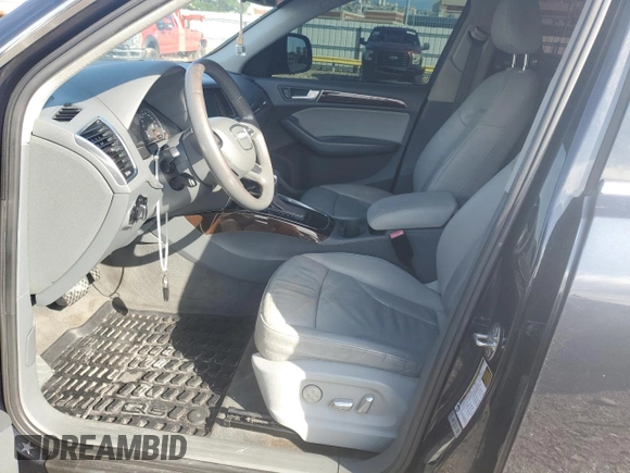 2014 Audi Q5 Premium z VIN WA1CFAFP2EA006108, wystawiony jako Copart lot #60461495 z przebiegiem 228 850 mil mil oraz Szkoda całkowita • Salvage title. Historia ofert i sprzedaży dostępna na DreamBid. Obrazek 7.