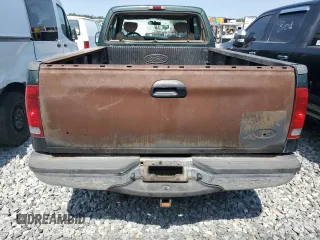 2002 Ford F-250 XL z VIN 1FTNX21F92EA00598, wystawiony jako Copart lot #58231845 z przebiegiem 178 784 mil mil oraz Szkoda całkowita • Salvage title. Historia ofert i sprzedaży dostępna na DreamBid. Obrazek 6.