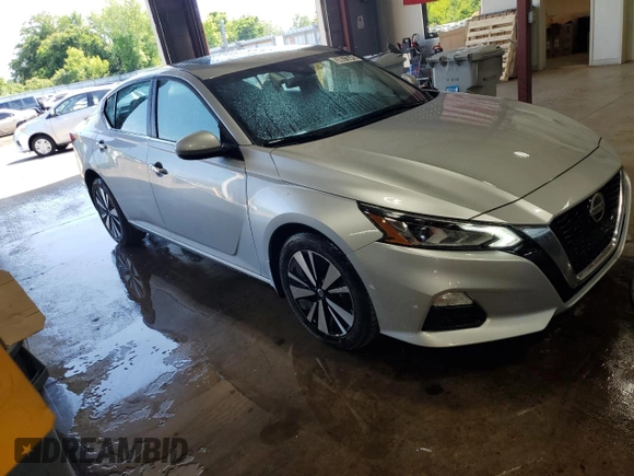 2022 Nissan Altima SV z VIN 1N4BL4DW8NN304909, wystawiony jako Copart lot #59673545 z przebiegiem 67 566 mil mil oraz Czysty tytuł • Clean title. Historia ofert i sprzedaży dostępna na DreamBid. Obrazek 4.