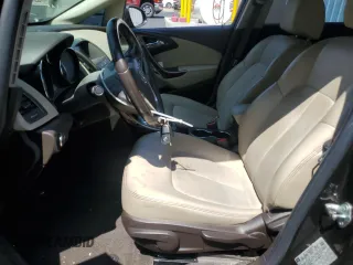 2015 Buick Verano z VIN 1G4PP5SK3F4152681, wystawiony jako Copart lot #61830975 z przebiegiem 191 428 mil mil oraz Czysty tytuł • Clean title. Historia ofert i sprzedaży dostępna na DreamBid. Obrazek 7.