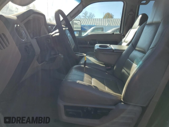 2010 Ford F-250 XL with VIN 1FTSW2BR8AEA98486, listed as a Copart auction lot 81964114 with 240,827 mi miles and Salvage title. Bid and sale history available at DreamBid. Image 7.