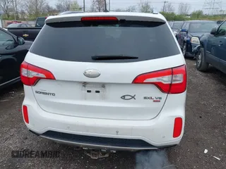 2014 Kia Sorento SX with VIN 5XYKW4A77EG449963, listed as a IAAI auction lot 41963370 with 182,072 mi miles. Bid and sale history available at carsss.com. Image 16.