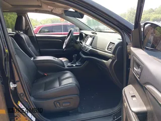 2018 Toyota Highlander SE with VIN 5TDJZRFH6JS496061, listed as a IAAI auction lot 42438105 with 76,637 mi miles and . Bid and sale history available at DreamBid. Image 5.