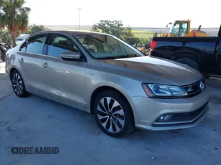 2016 Volkswagen Jetta Hybrid SEL Premium with VIN 3VW637AJ9GM253646, listed as a IAAI auction lot 42568983 with 47,586 mi miles and . Bid and sale history available at DreamBid. Image 1.