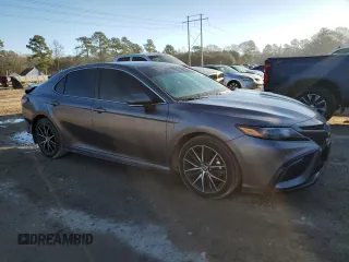 2024 Toyota Camry SE with VIN 4T1G11AK1RU202493, listed as a Copart auction lot 46630195 with 30,374 mi miles and Salvage Title. Bid and sale history available at carsss.com. Image 4.