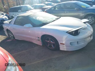 2002 Pontiac Firebird with VIN 2G2FS22K422164694, listed as a IAAI auction lot 41280354 with 172,551 mi miles. Bid and sale history available at carsss.com. Image 1.