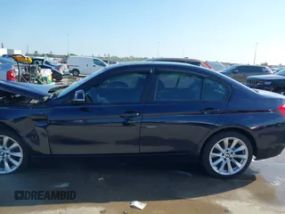 2016 BMW 3 Series 320i xDrive z VIN WBA8E5G56GNT41786, wystawiony jako IAAI lot #41164610 z przebiegiem 57 853 mil mil oraz . Historia ofert i sprzedaży dostępna na DreamBid. Obrazek 15.