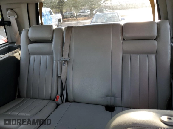 2004 Lincoln Navigator Luxury with VIN 5LMFU28R24LJ15449, listed as a Copart auction lot 44177095 with 269,923 mi miles and Salvage title. Bid and sale history available at DreamBid. Image 10.