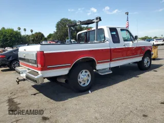 1996 Ford F-250 with VIN 1FTHX25F7TEA92660, listed as a Copart auction lot 63905214 with 208,271 mi miles and Salvage Title. Bid and sale history available at carsss.com. Image 3.