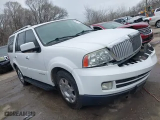 2006 Lincoln Navigator Luxury with VIN 5LMFU285X6LJ21094, listed as a IAAI auction lot 41806373 with 307,588 mi miles. Bid and sale history available at carsss.com. Image 1.