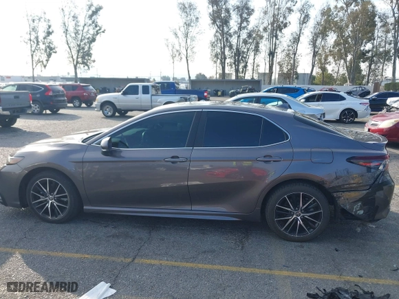 2022 Toyota Camry SE with VIN 4T1T11AK8NU689314, listed as a IAAI auction lot 41425080 with 29,775 mi miles. Bid and sale history available at carsss.com. Image 14.