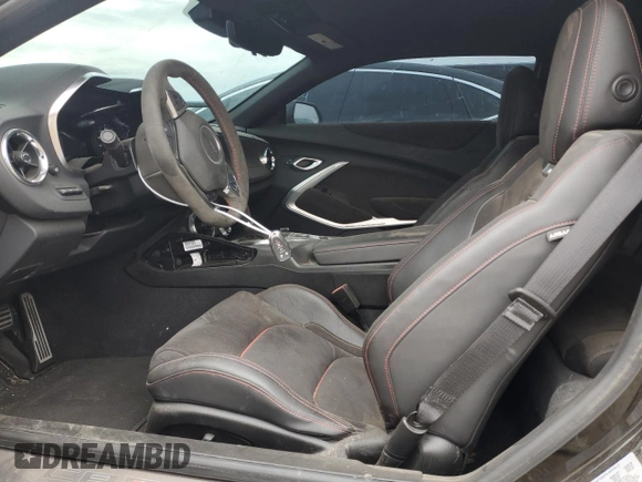 2023 Chevrolet Camaro ZL1 z VIN 1G1FK1R67P0156959, wystawiony jako Copart lot #83557944 z przebiegiem 15 203 mil mil oraz Szkody całkowita. Historia ofert i sprzedaży dostępna na DreamBid. Obrazek 7.