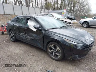 2023 Hyundai Elantra SEL z VIN KMHLS4AG5PU528304, wystawiony jako IAAI lot #42081416 z przebiegiem 21 777 mil mil oraz . Historia ofert i sprzedaży dostępna na DreamBid. Obrazek 1.