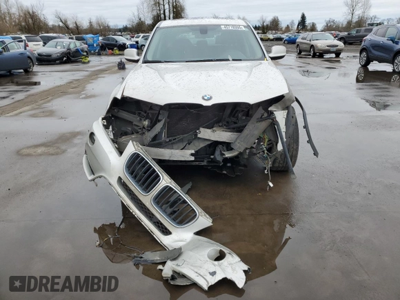 2013 BMW X3 xDrive28i with VIN 5UXWX9C51D0A10108, listed as a Copart auction lot 45719355 with 181,573 mi miles and Salvage Title. Bid and sale history available at carsss.com. Image 5.