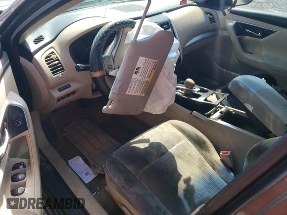 2014 Nissan Altima 2.5 S with VIN 1N4AL3AP8EN205915, listed as a Copart auction lot 52527785 with 249,986 mi miles and Salvage Title. Bid and sale history available at carsss.com. Image 8.