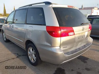 2004 Toyota Sienna LE with VIN 5TDBA23C54S026300, listed as a IAAI auction lot 41935386 with 293,674 mi miles. Bid and sale history available at carsss.com. Image 3.