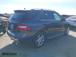 2014 Mercedes-Benz M-Class ML 350 with VIN 4JGDA5JB4EA383787, listed as a IAAI auction lot 40989633 with 173,800 mi miles. Bid and sale history available at carsss.com. Image 4.