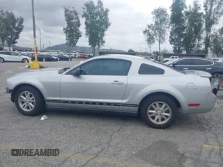 2007 Ford Mustang Deluxe with VIN 1ZVFT80N375282334, listed as a IAAI auction lot 42051959 with 207,901 mi miles. Bid and sale history available at carsss.com. Image 15.