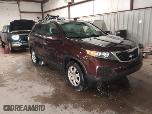 2013 Kia Sorento LX with VIN 5XYKT4A27DG315059, listed as a IAAI auction lot 41571574 with 217,527 mi miles. Bid and sale history available at carsss.com. Image 1.