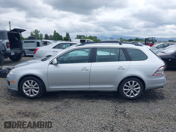 2009 Volkswagen Jetta SE с VIN 3VWPM71K89M342458, выставлен на аукционе IAAI как лот 42269467 с пробегом 186 065 миль миль и . История ставок и продаж доступна на DreamBid. Изображение 15.