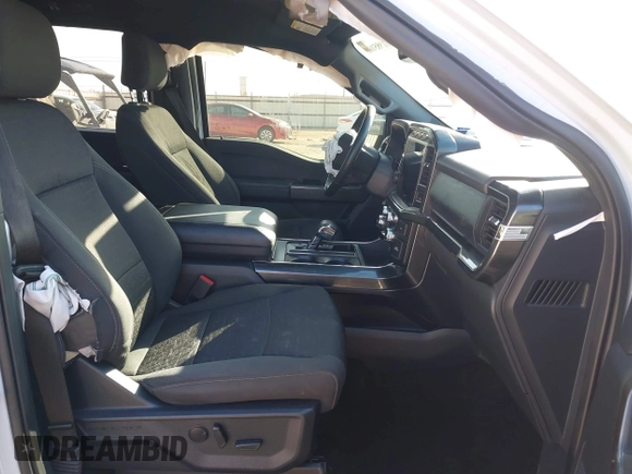 2022 Ford F-150 XL z VIN 1FTEW1EP6NKD68369, wystawiony jako IAAI lot #41985108 z przebiegiem 58 464 mil mil oraz . Historia ofert i sprzedaży dostępna na DreamBid. Obrazek 5.