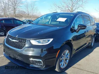 2022 Chrysler Pacifica Touring L z VIN 2C4RC3BG7NR227967, wystawiony jako IAAI lot #41620189 z przebiegiem 33 052 mil mil oraz . Historia ofert i sprzedaży dostępna na DreamBid. Obrazek 17.