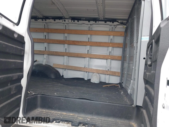 2018 Chevrolet Express Cargo Van with VIN 1GCWGAFG3J1905280, listed as a IAAI auction lot 41610303 with 262,115 mi miles. Bid and sale history available at carsss.com. Image 8.