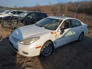 2004 Lexus ES 330 with VIN JTHBA30G445005553, listed as a IAAI auction lot 41285202 with 110,392 mi miles. Bid and sale history available at carsss.com. Image 2.