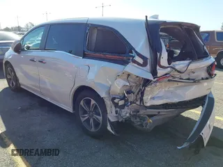2018 Honda Odyssey Touring with VIN 5FNRL6H8XJB019122, listed as a IAAI auction lot 41820212 with 144,014 mi miles. Bid and sale history available at carsss.com. Image 18.