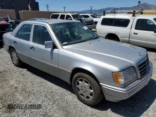 1994 Mercedes-Benz E 320 with VIN WDBEA32E7RC050885, listed as a Copart auction lot 56667795 with 175,701 mi miles and Clean Title. Bid and sale history available at DreamBid. Image 4.