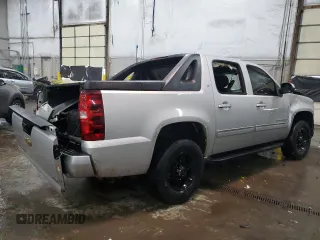 2011 Chevrolet Avalanche LT with VIN 3GNTKFE33BG149330, listed as a Copart auction lot 45932895 with 269,491 mi miles and Salvage title. Bid and sale history available at DreamBid. Image 3.