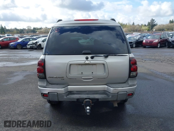 2006 Chevrolet TrailBlazer LS with VIN 1GNES16S466103322, listed as a IAAI auction lot 41935458 with 239,941 mi miles. Bid and sale history available at carsss.com. Image 16.