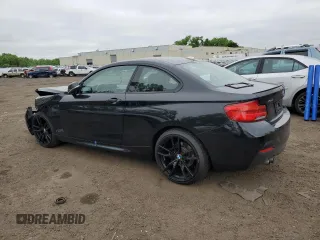 2018 BMW 2 Series 230i xDrive z VIN WBA2J3C52JVA52300, wystawiony jako Copart lot #54372704 z przebiegiem 42 919 mil mil oraz Nie do naprawy • Non repairable. Historia ofert i sprzedaży dostępna na DreamBid. Obrazek 2.