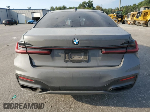 2020 BMW 7 Series 740i xDrive z VIN WBA7T4C02LGF97205, wystawiony jako Copart lot #69569084 z przebiegiem Nie podano mil oraz Szkoda całkowita • Salvage title. Historia ofert i sprzedaży dostępna na DreamBid. Obrazek 6.
