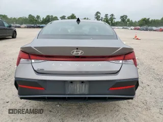 2024 Hyundai Elantra SE z VIN KMHLL4DG3RU681193, wystawiony jako Copart lot #57276235 z przebiegiem 49 326 mil mil oraz Czysty tytuł • Clean title. Historia ofert i sprzedaży dostępna na DreamBid. Obrazek 6.