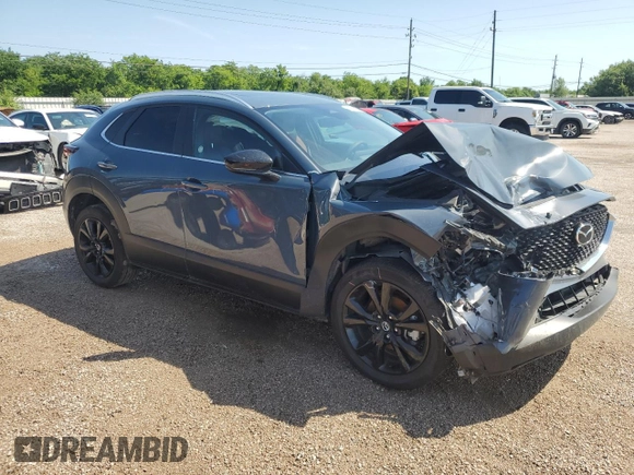 2025 Mazda CX-30 S Carbon Edition z VIN 3MVDMBCM5SM773318, wystawiony jako Copart lot #55027585 z przebiegiem 7 213 mil mil oraz Nie do naprawy • Non repairable. Historia ofert i sprzedaży dostępna na DreamBid. Obrazek 4.