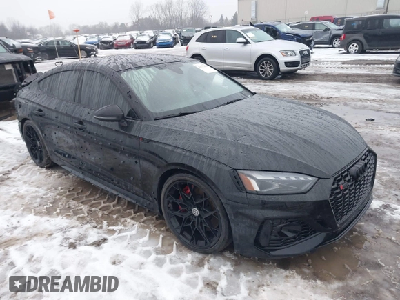 2021 Audi RS 5 Sportback z VIN WUAAWCF50MA904151, wystawiony jako IAAI lot #41172600 z przebiegiem 34 684 mil mil oraz . Historia ofert i sprzedaży dostępna na DreamBid. Obrazek 1.
