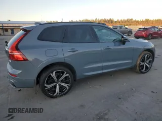 2023 Volvo XC60 Recharge Plug-In Hybrid Ultimate Dark Theme with VIN YV4H60DX8P1356853, listed as a Copart auction lot 82796204 with 0 mi miles and Salvage Title. Bid and sale history available at carsss.com. Image 3.