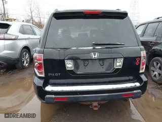 2007 Honda Pilot EX-L with VIN 5FNYF28557B028997, listed as a IAAI auction lot 41742267 with 217,114 mi miles. Bid and sale history available at carsss.com. Image 17.