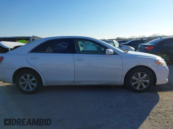 2011 Toyota Camry LE z VIN 4T4BF3EK4BR201724, wystawiony jako IAAI lot #41151679 z przebiegiem 155 972 mil mil oraz . Historia ofert i sprzedaży dostępna na DreamBid. Obrazek 13.