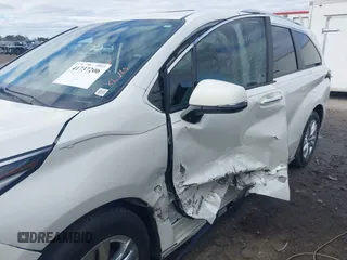 2021 Toyota Sienna Limited with VIN 5TDZRKEC5MS017567, listed as a IAAI auction lot 41737206 with 50,779 mi miles. Bid and sale history available at carsss.com. Image 6.