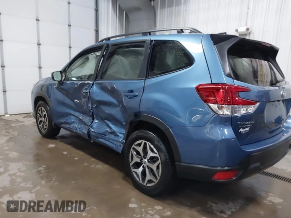 2024 Subaru Forester Premium with VIN JF2SKACC1RH515717, listed as a IAAI auction lot 41454827 with 6,391 mi miles. Bid and sale history available at carsss.com. Image 3.