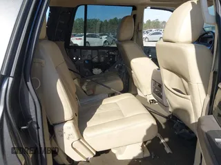 2015 Lincoln Navigator z VIN 5LMJJ3JT3FEJ09214, wystawiony jako IAAI lot #41682213 z przebiegiem 133 997 mil mil oraz . Historia ofert i sprzedaży dostępna na DreamBid. Obrazek 8.