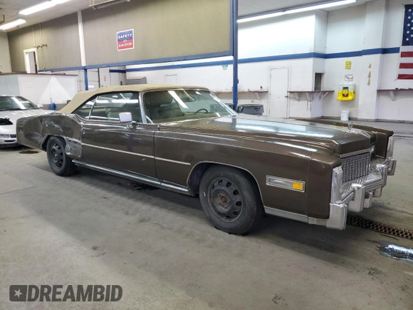 1976 Cadillac Eldorado z VIN 6L67S6Q235270, wystawiony jako Copart lot #80518554 z przebiegiem 4 944 mil mil oraz Szkoda całkowita • Salvage title. Historia ofert i sprzedaży dostępna na DreamBid. Obrazek 4.