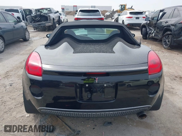 2007 Pontiac Solstice z VIN 1G2MB35B87Y135895, wystawiony jako IAAI lot #41733986 z przebiegiem 50 109 mil mil oraz . Historia ofert i sprzedaży dostępna na DreamBid. Obrazek 16.